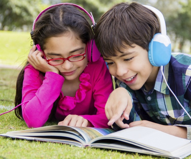 4 bí quyết giúp trẻ làm nhiều bài tập nghe hiểu hơn (TheSchoolRun)