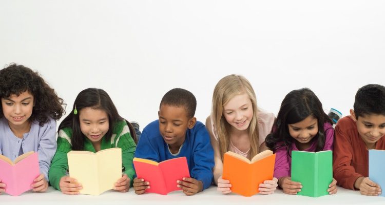 Đọc sách giúp trẻ chinh phục bài thi chuẩn hoá ra sao?