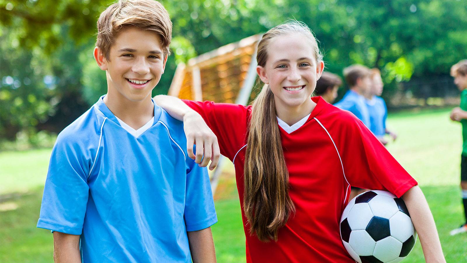 5 cách nuôi dưỡng tình bạn khác giới đẹp cho trẻ Tiểu học (Ảnh: Smart Parents)
