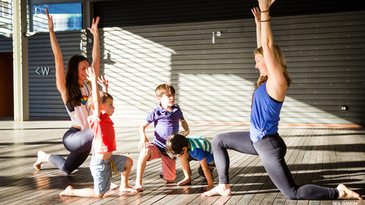 7 video dạy yoga cho trẻ trên YouTube (Ảnh: Yoga Journal)