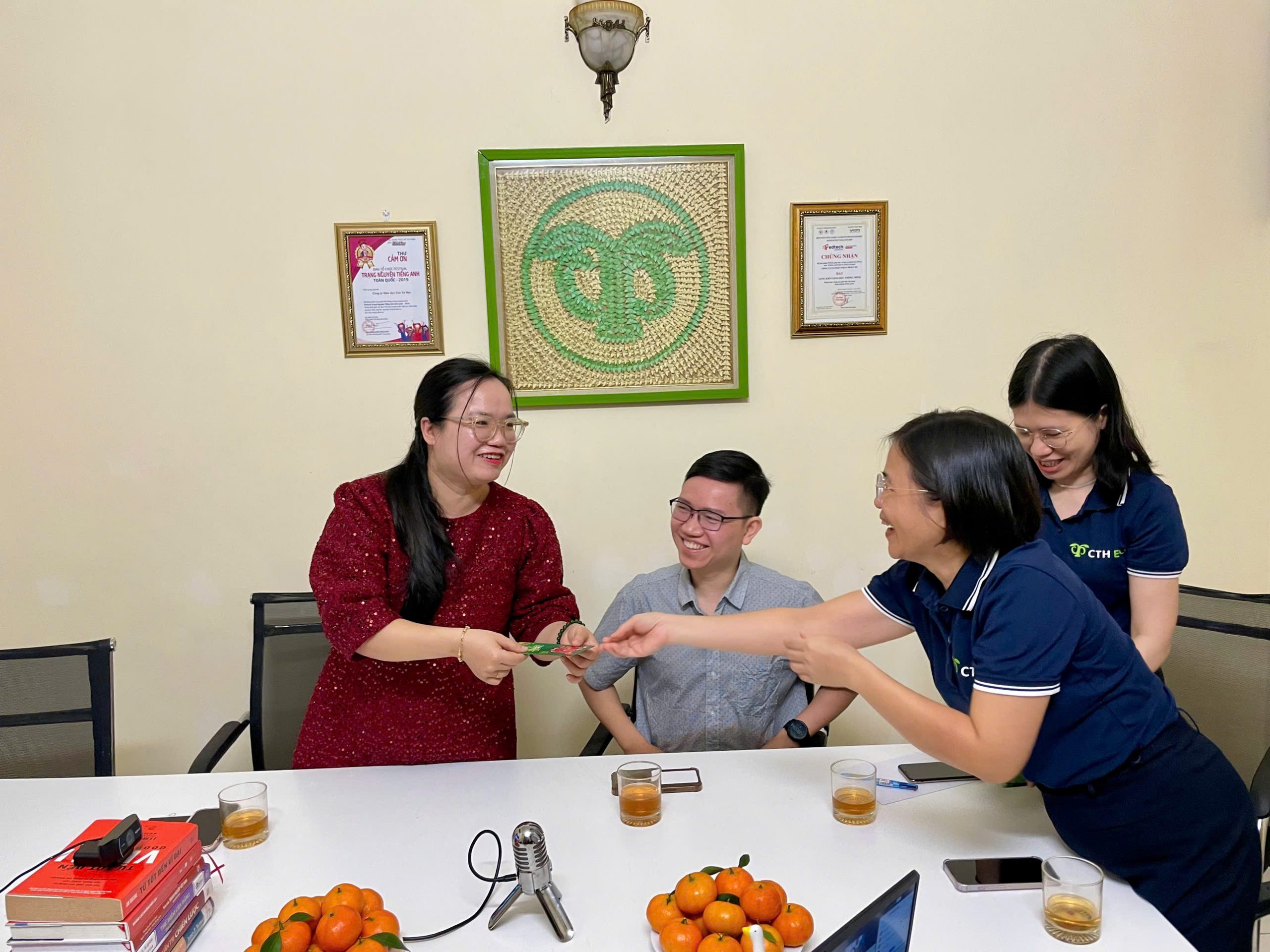 Gặp gỡ đại sứ