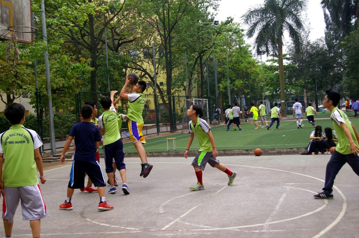 Sân bóng rổ trường Thực Nghiệm (Ảnh: website nhà trường)